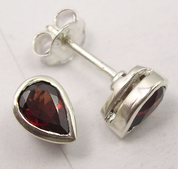 925 Sterling Silver Garnet Earring 0.8cm