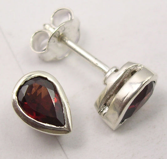 925 Sterling Silver Garnet Earring 0.8cm